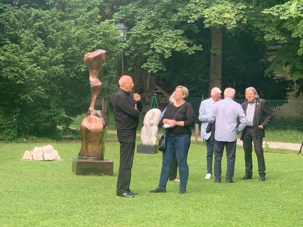 Skulpturenausstellung im Schloss Fischau mit Destan Gashi, 2024